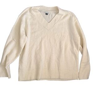 American Eagle White Crewneck V Neck Pullover Sweater Women’s Medium